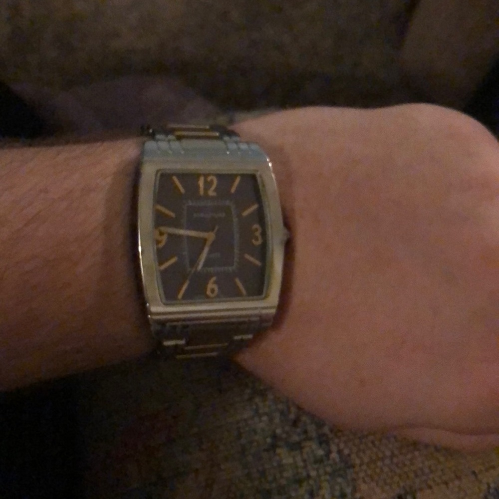 Structure Watch - Picture 3 of 4